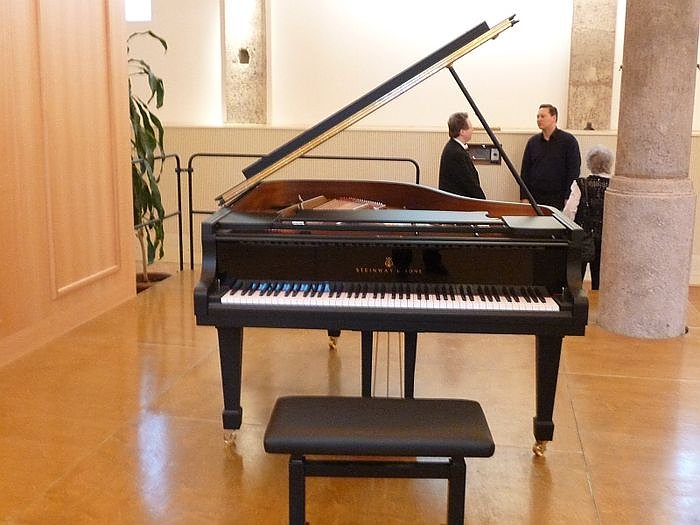 Auf neuem Fl&uuml;gel