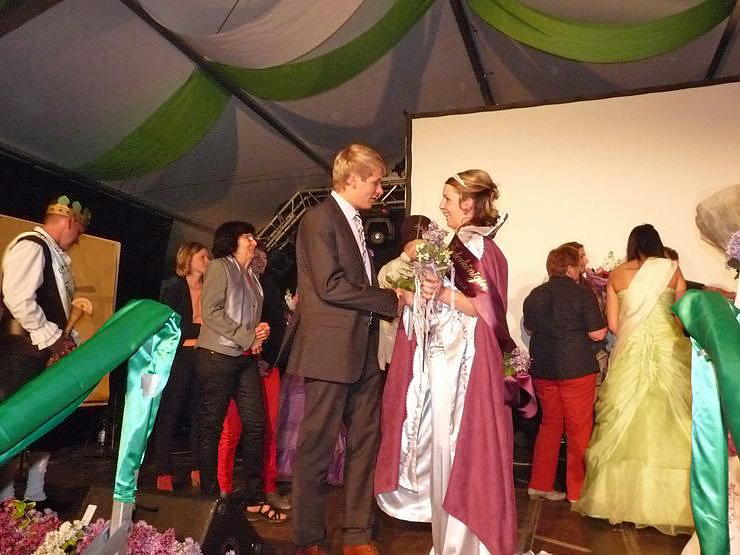 Wahl der Fliederk&ouml;nigin