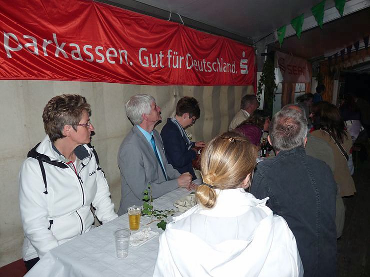 Wahl der Fliederk&ouml;nigin