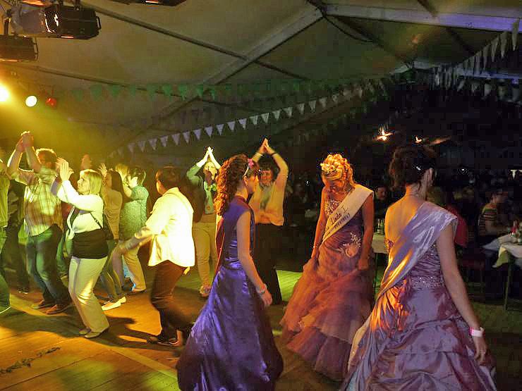 Wahl der Fliederk&ouml;nigin