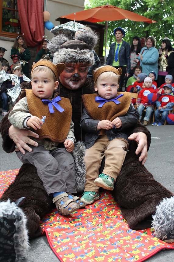 Stra&szlig;enfest Kindervilla