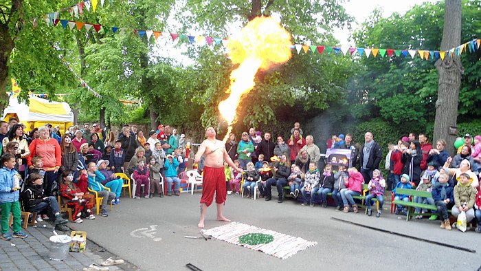 Stra&szlig;enfest Kindervilla