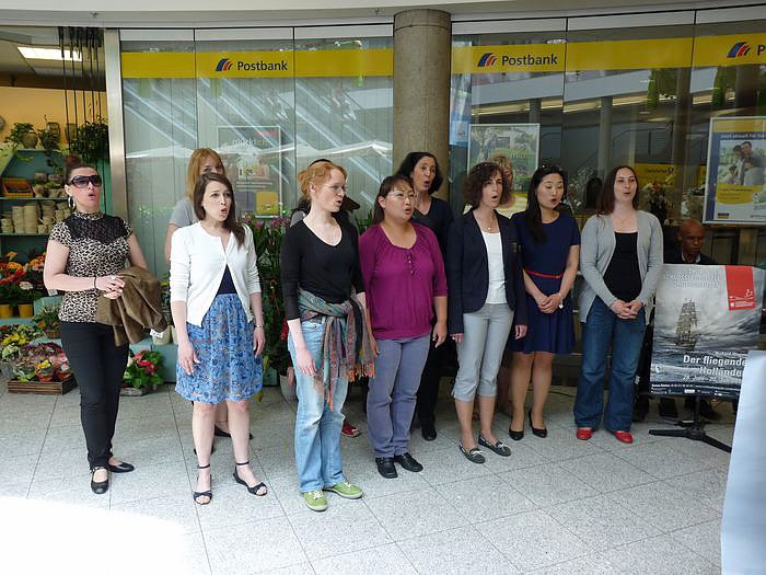 Singen in der Galerie