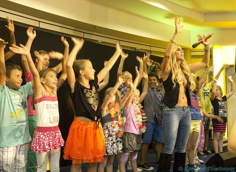 Loona in der Galerie