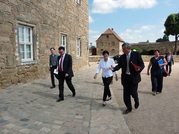 Ministerpr&auml;sidentin in Jugendherberge