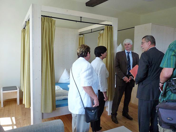 Ministerpr&auml;sidentin in Jugendherberge