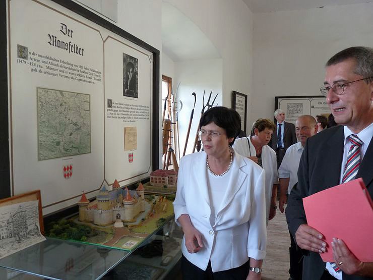 Ministerpr&auml;sidentin in Jugendherberge