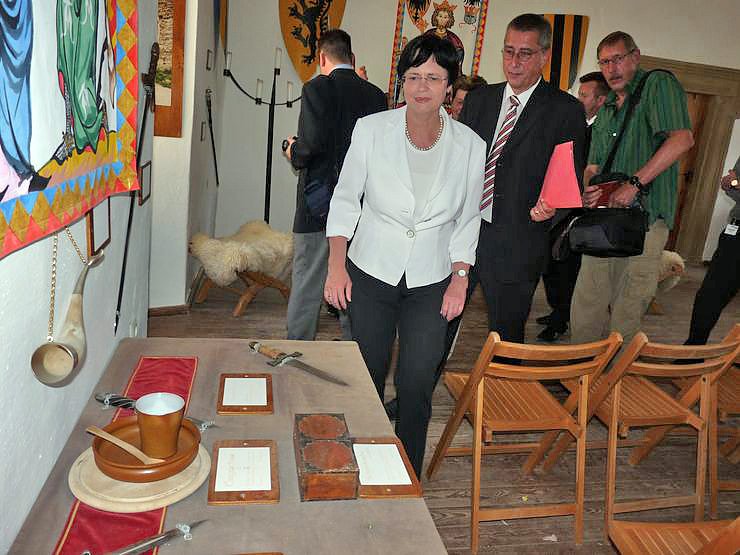 Ministerpr&auml;sidentin in Jugendherberge