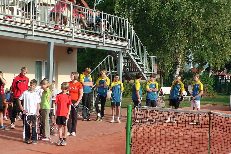 Tennisnachwuchs k&auml;mpft
