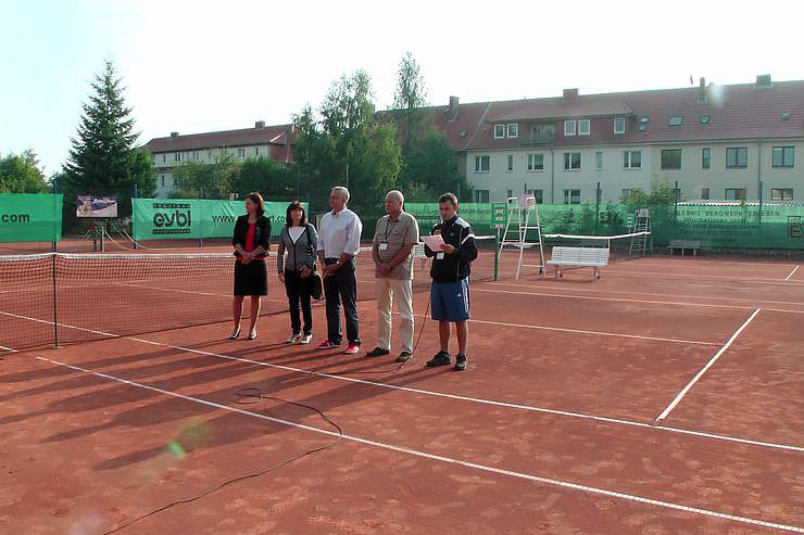 Tennisnachwuchs k&auml;mpft