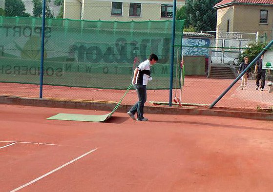 Tennisnachwuchs k&auml;mpft