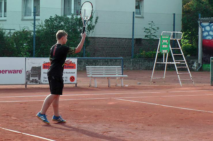 Tennisnachwuchs k&auml;mpft