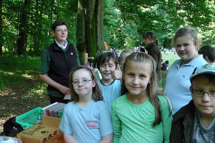 Die Naturentfremdung unserer Gesellschaft, vor allem der Kinder und Jugendlichen, nehmen immer weiter zu. Eine Gegenpol, der den Kindern auch noch Spa&szlig; macht, sind die Waldjugendspiele.   Auch wenn Sp