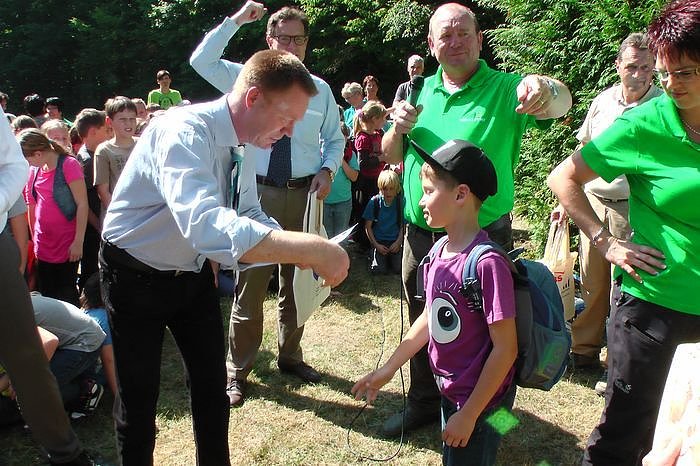 Die Naturentfremdung unserer Gesellschaft, vor allem der Kinder und Jugendlichen, nehmen immer weiter zu. Eine Gegenpol, der den Kindern auch noch Spa&szlig; macht, sind die Waldjugendspiele.   Auch wenn Sp