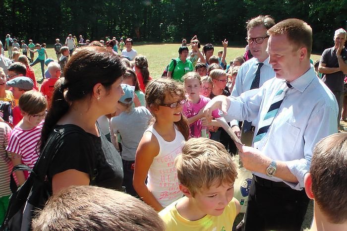Die Naturentfremdung unserer Gesellschaft, vor allem der Kinder und Jugendlichen, nehmen immer weiter zu. Eine Gegenpol, der den Kindern auch noch Spa&szlig; macht, sind die Waldjugendspiele.   Auch wenn Sp