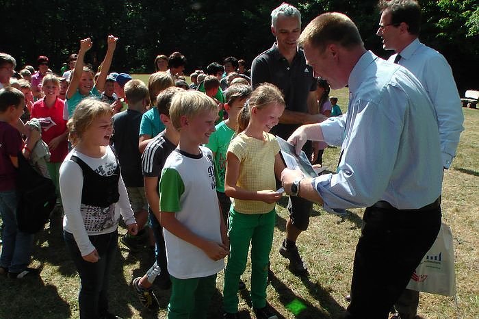 Die Naturentfremdung unserer Gesellschaft, vor allem der Kinder und Jugendlichen, nehmen immer weiter zu. Eine Gegenpol, der den Kindern auch noch Spa&szlig; macht, sind die Waldjugendspiele.   Auch wenn Sp