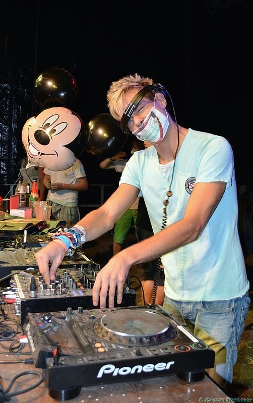 Holi-Festival am Stausee