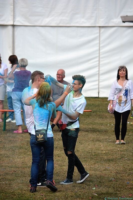 Holi-Festival am Stausee