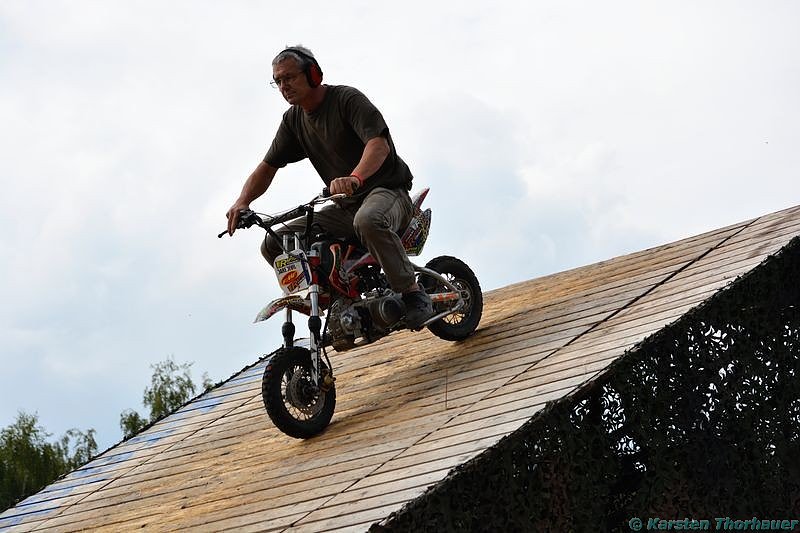 Holi-Festival am Stausee