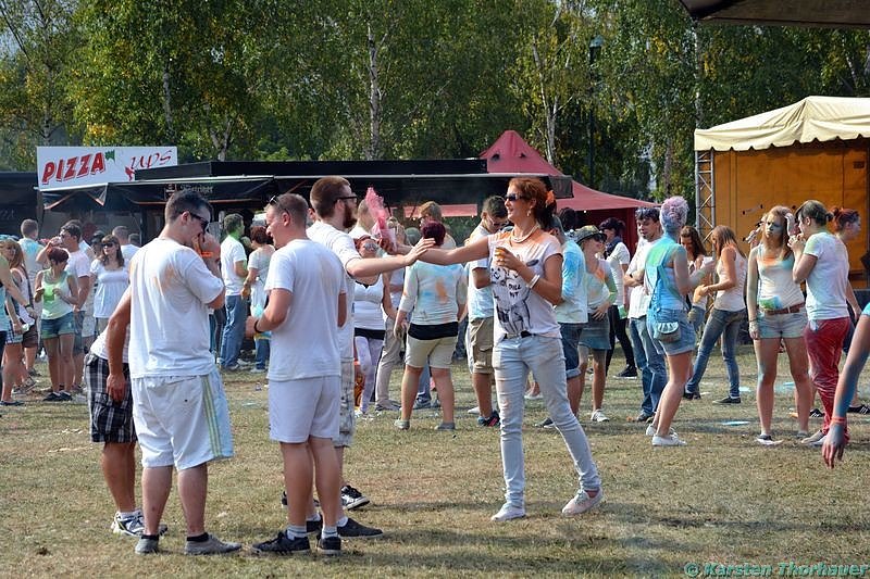 Holi-Festival am Stausee