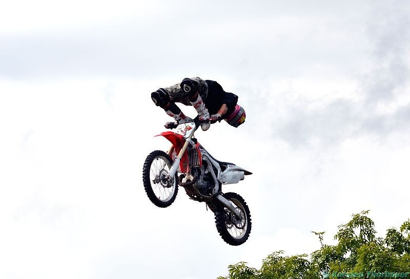 Holi-Festival am Stausee