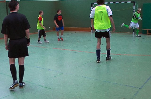 In die Halle "vertrieben" (1)