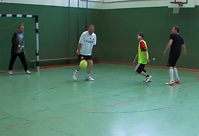 In die Halle "vertrieben" (1)