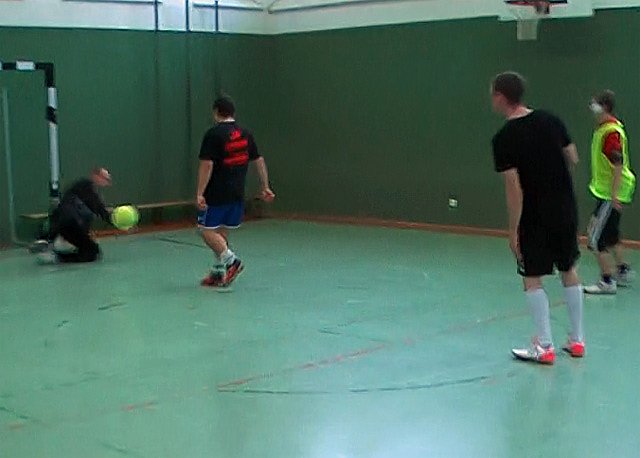 In die Halle "vertrieben" (1)