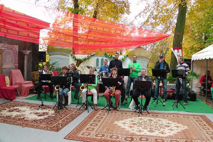 Bockbieranstich an der H&ouml;hle
