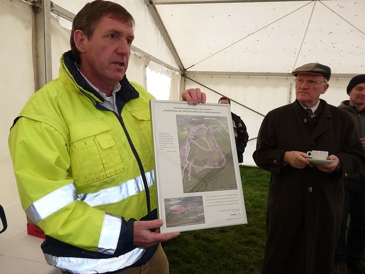 Begr&uuml;nung der R&uuml;ckstandshalde