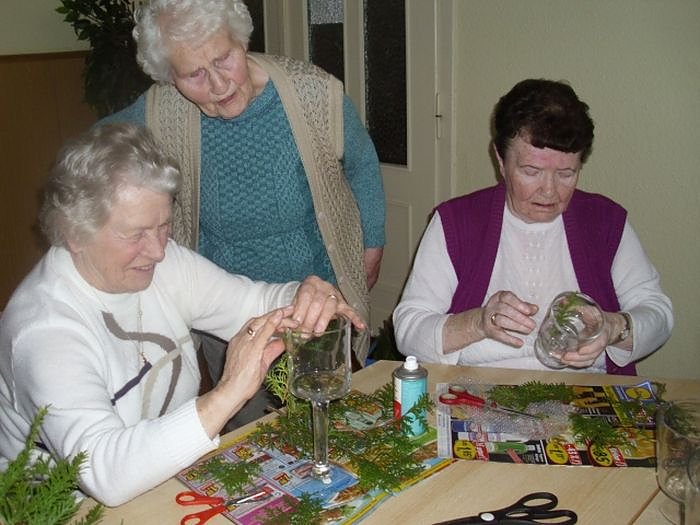 Weihnachtlicher Bastelnachmittag im WB 4