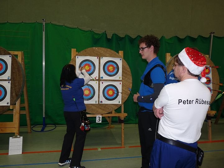 Adventsturnier im Bogenschie&szlig;en
