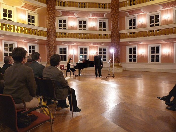 Konzert f&uuml;r neuen Fl&uuml;gel