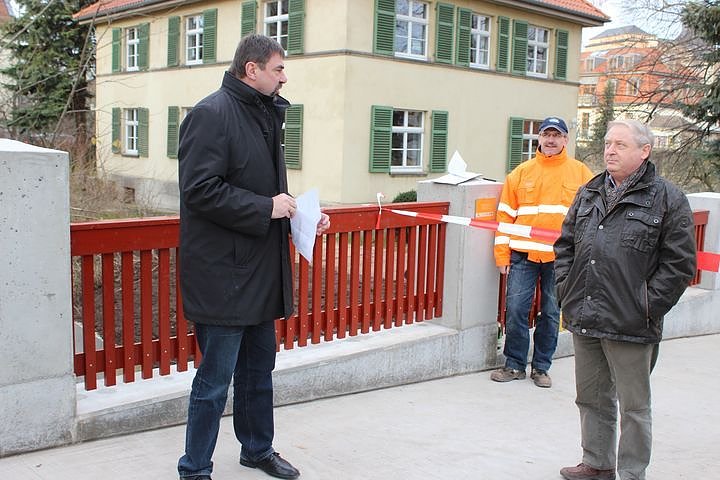 Br&uuml;cke &uuml;bergeben