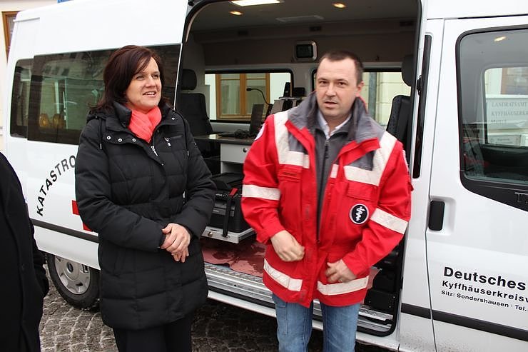 Neuer Einsatzleitwagen &uuml;bergeben