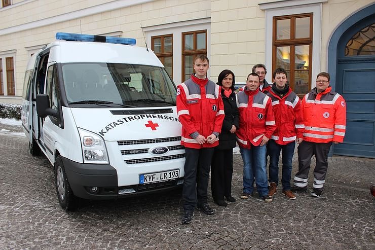 Neuer Einsatzleitwagen &uuml;bergeben
