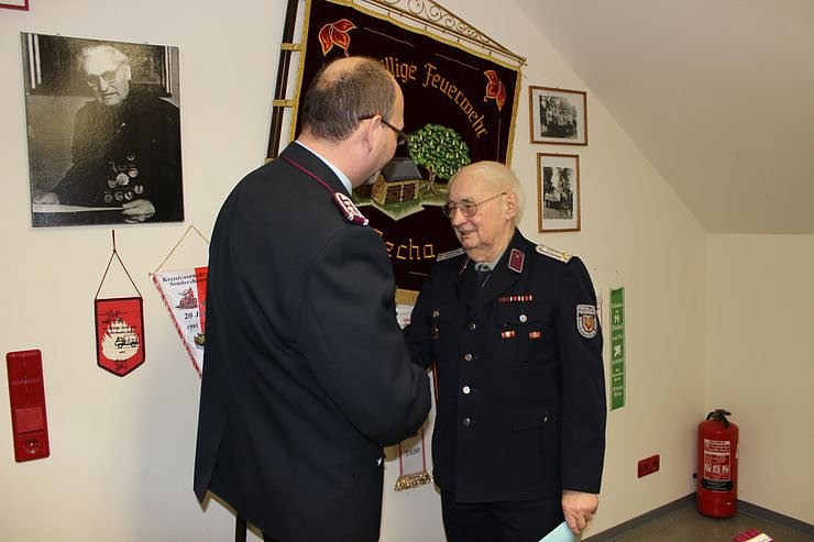 Auszeichnung und Bef&ouml;rderungen