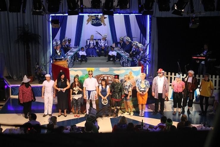 Blau-Wei&szlig; toppt den Ballermann