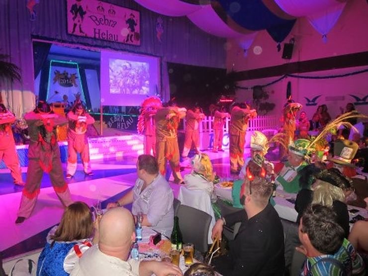 Blau-Wei&szlig; toppt den Ballermann