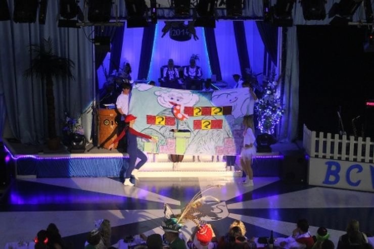 Blau-Wei&szlig; toppt den Ballermann