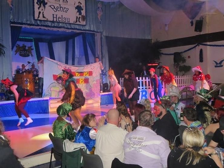 Blau-Wei&szlig; toppt den Ballermann