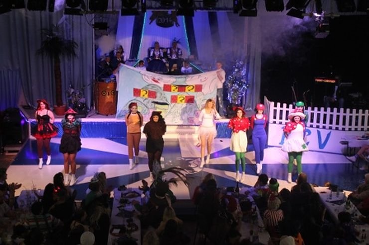 Blau-Wei&szlig; toppt den Ballermann