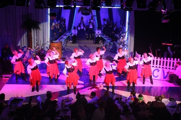 Blau-Wei&szlig; toppt den Ballermann (2)