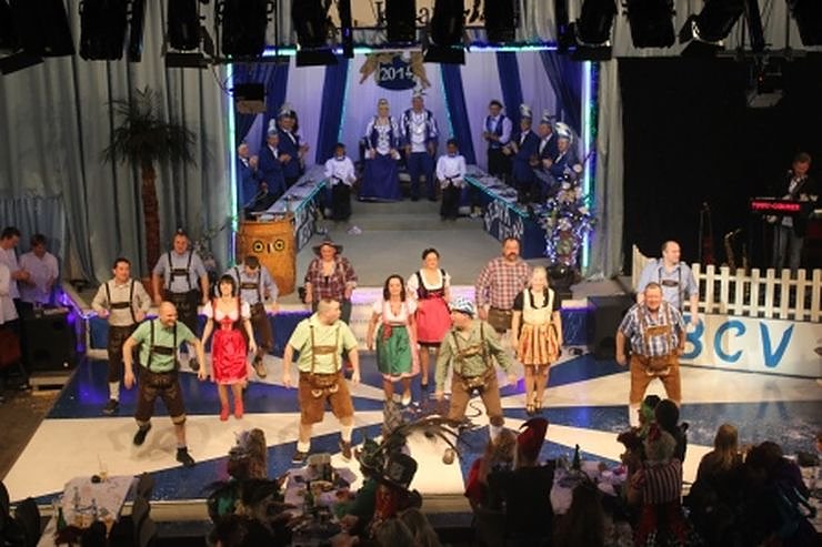 Blau-Wei&szlig; toppt den Ballermann (2)