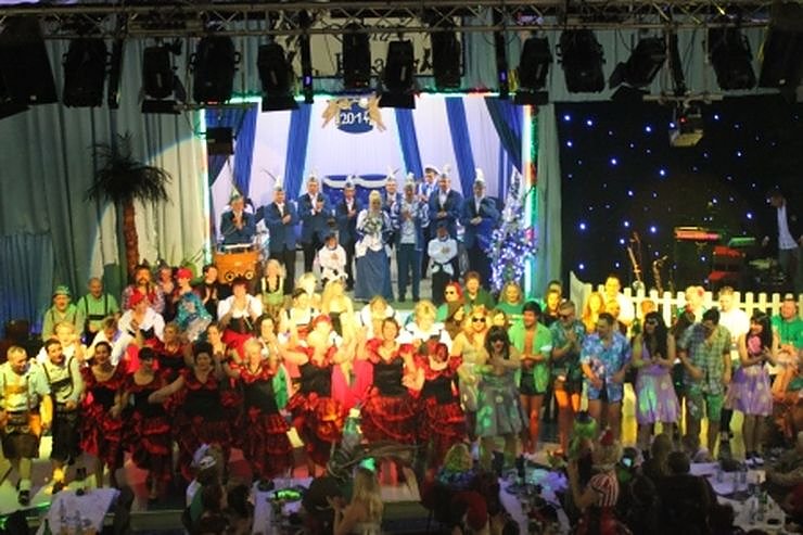 Blau-Wei&szlig; toppt den Ballermann (2)