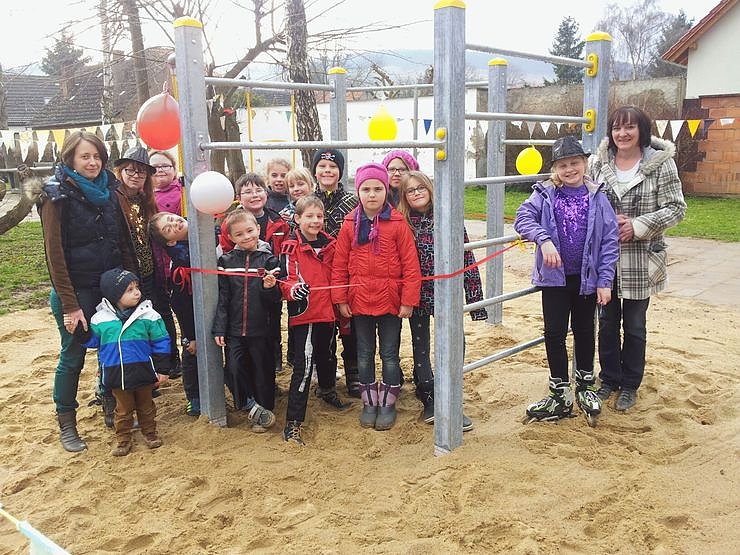 Spielger&auml;te feierlich eingeweiht