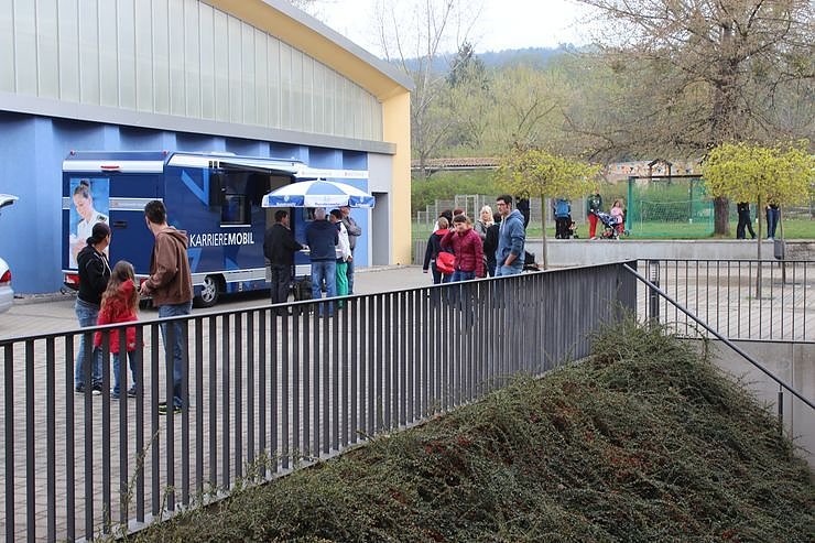 Ansturm auf die Schule