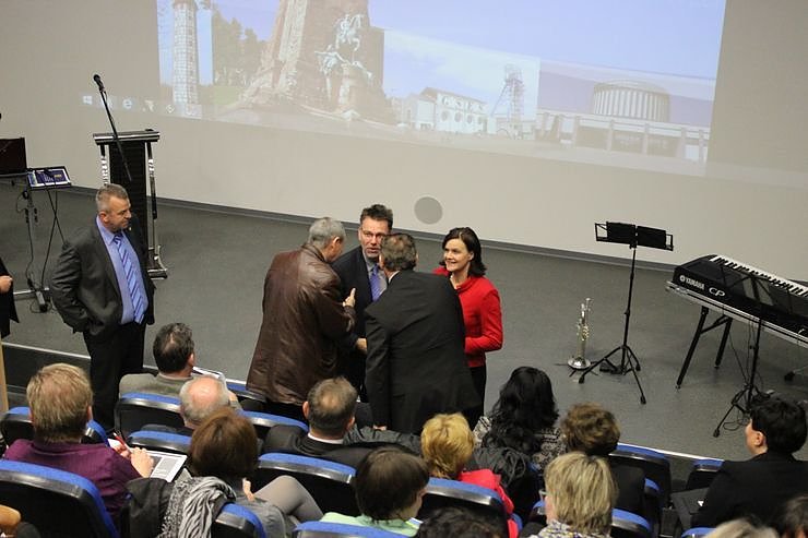 Sozialkonferenz begonnen