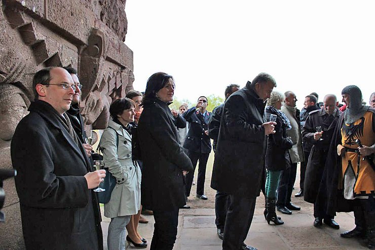 Kyffh&auml;user &uuml;bergeben