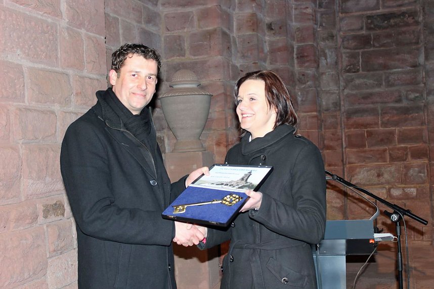 Kyffh&auml;user &uuml;bergeben